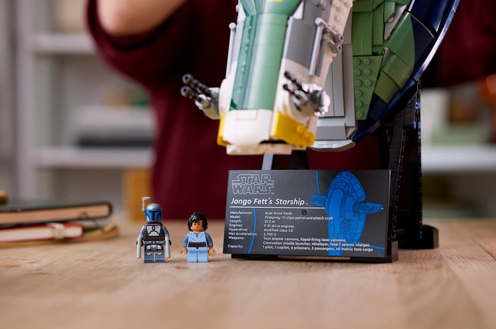 LEGO Jango Fetts Firespray-class Starship 75409