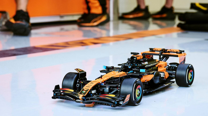 LEGO Technic McLaren MCL39 F1-bil 42228
