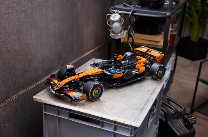 LEGO Technic McLaren MCL39 F1-bil 42228